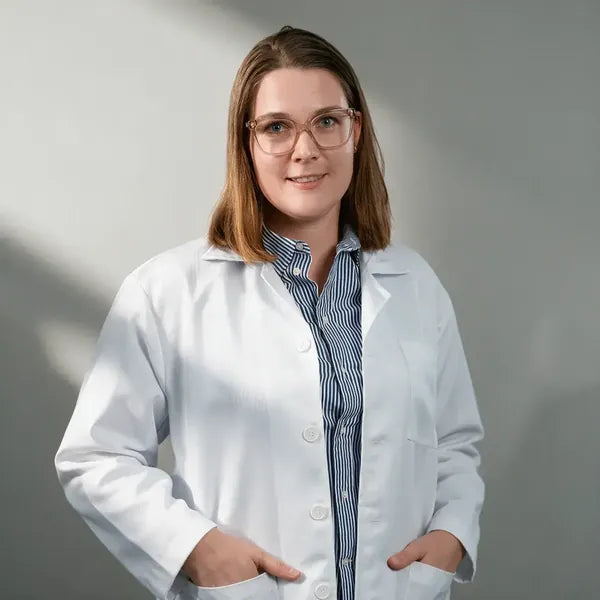 Dr. Ester Ellen Trees Bolt：